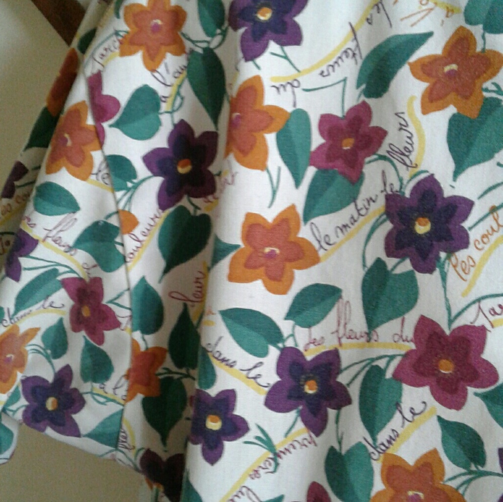 Scrub Top - Picture 3 of 4